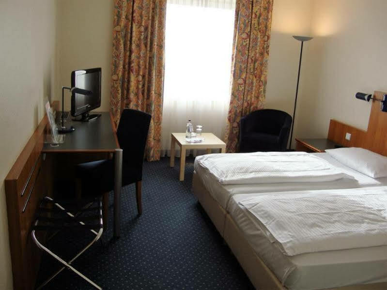 Plaza Hotel Hanau Exterior foto